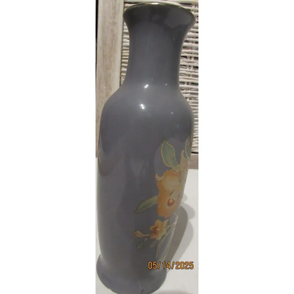 Vintage Japanese bud vase Painted orange Irises gold guild green leave no damage